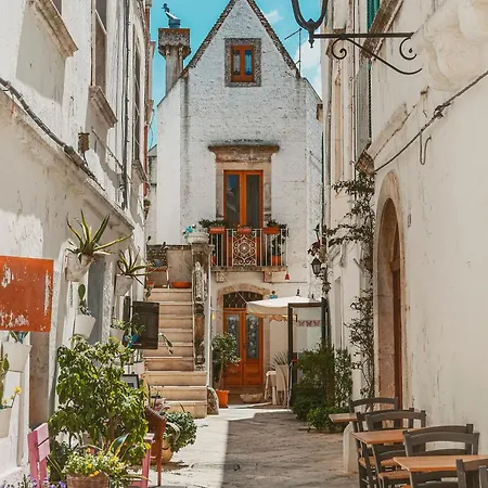 Via Dura * Locorotondo